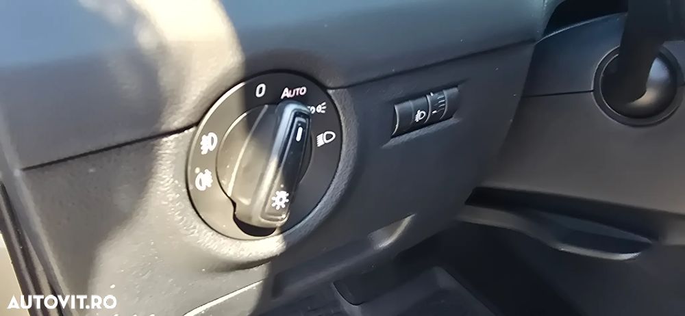 Skoda Octavia 1.6 TDI Ambiente DSG - 18