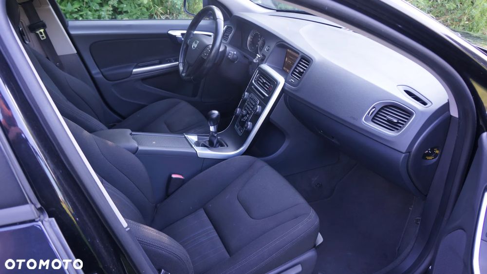 Volvo V60 D2 Edition - 14