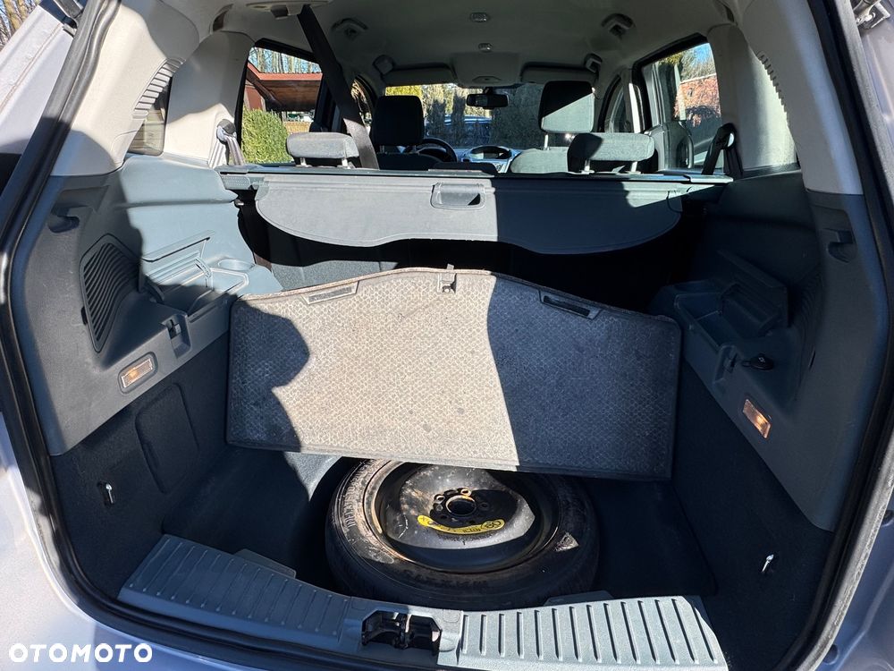 Ford Grand C-MAX - 13