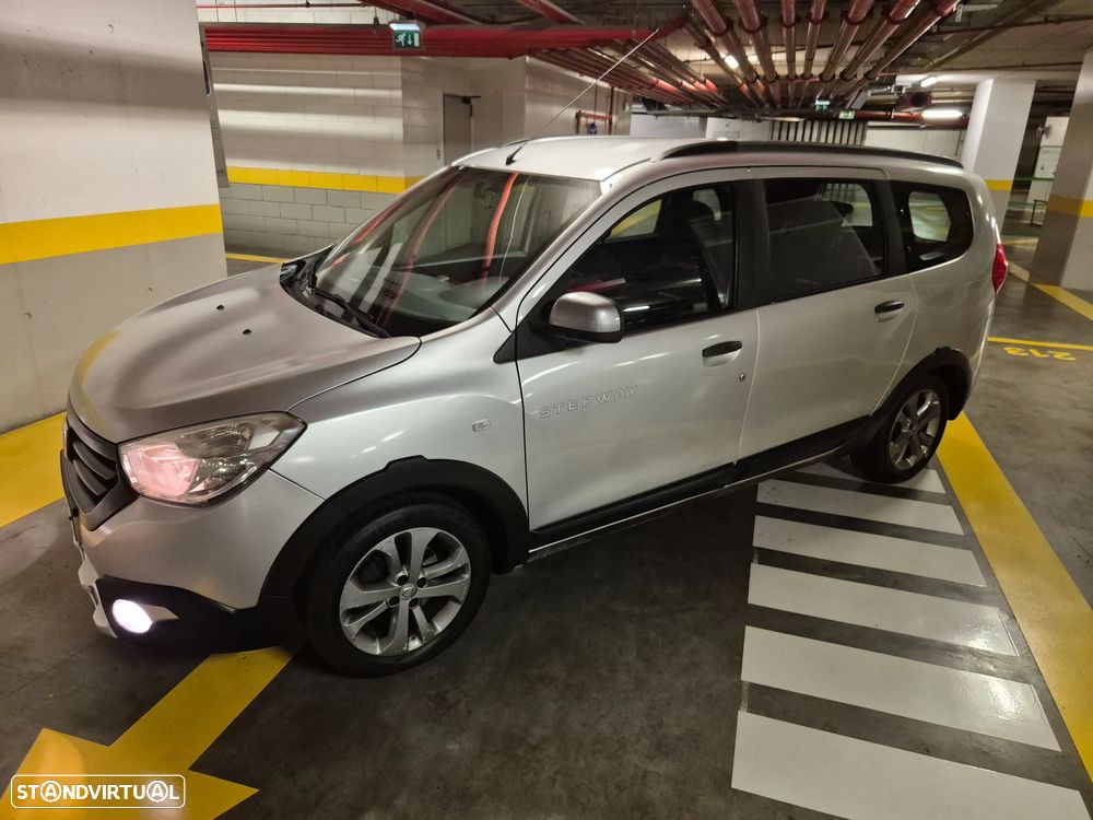 Dacia Lodgy 1.5 dCi Stepway 7L - 2