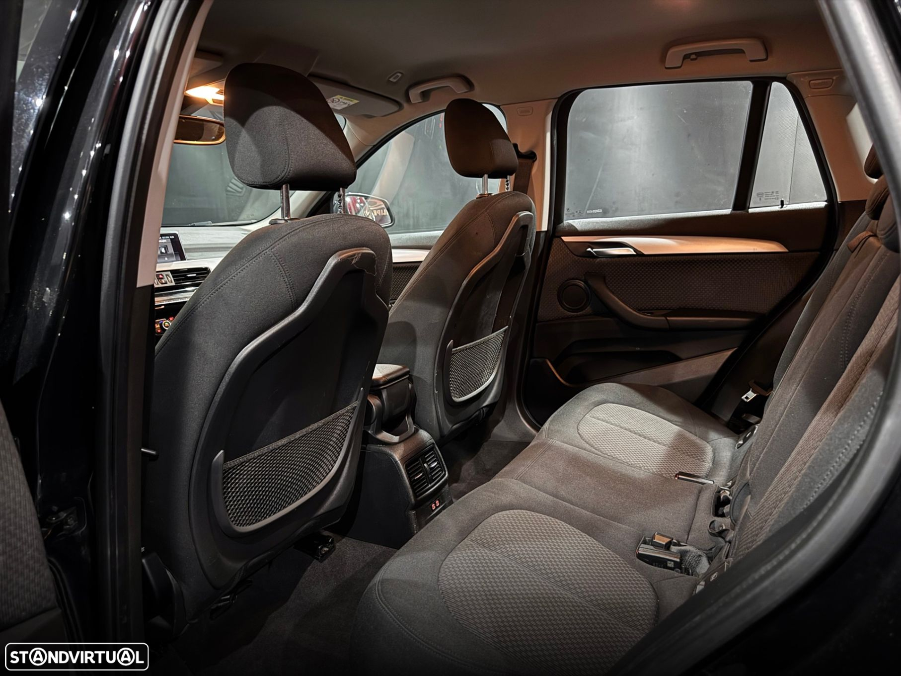 BMW X1 18 d sDrive Auto Line Sport - 31
