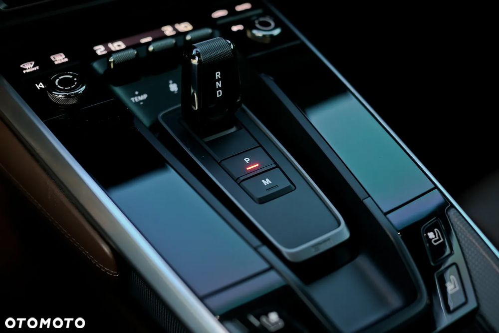 Porsche 911 Carrera 4S - 8