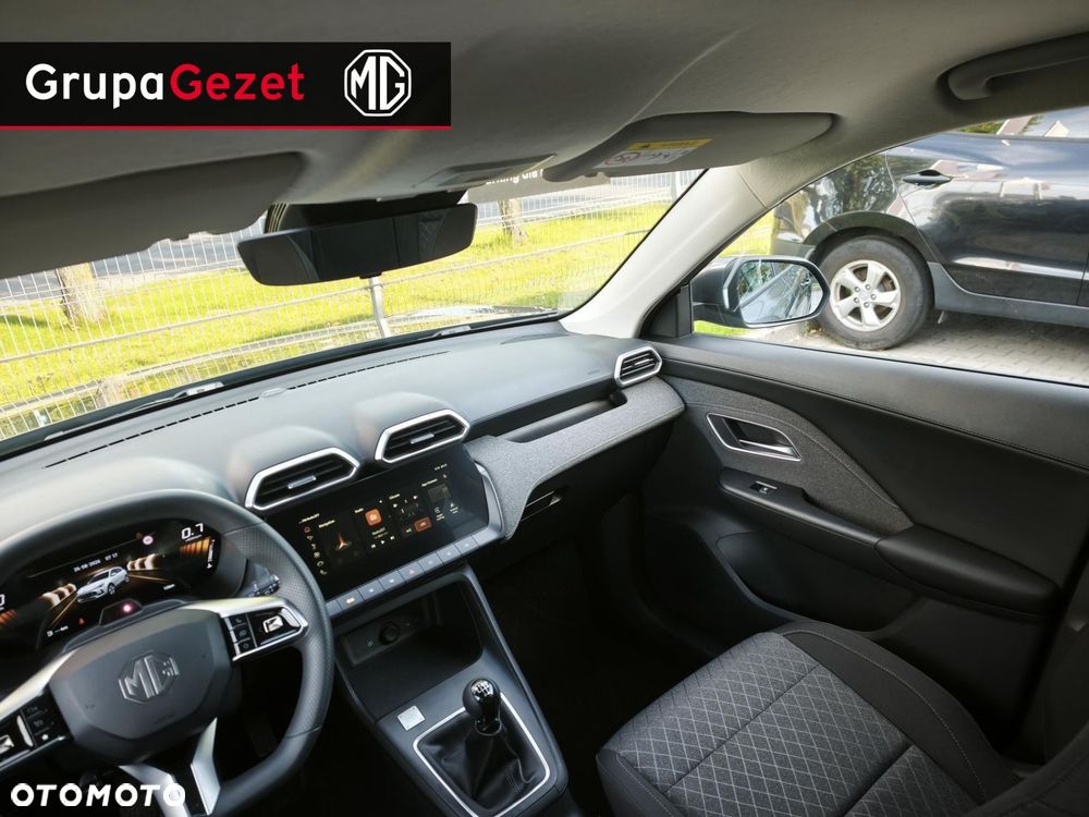 MG ZS - 11