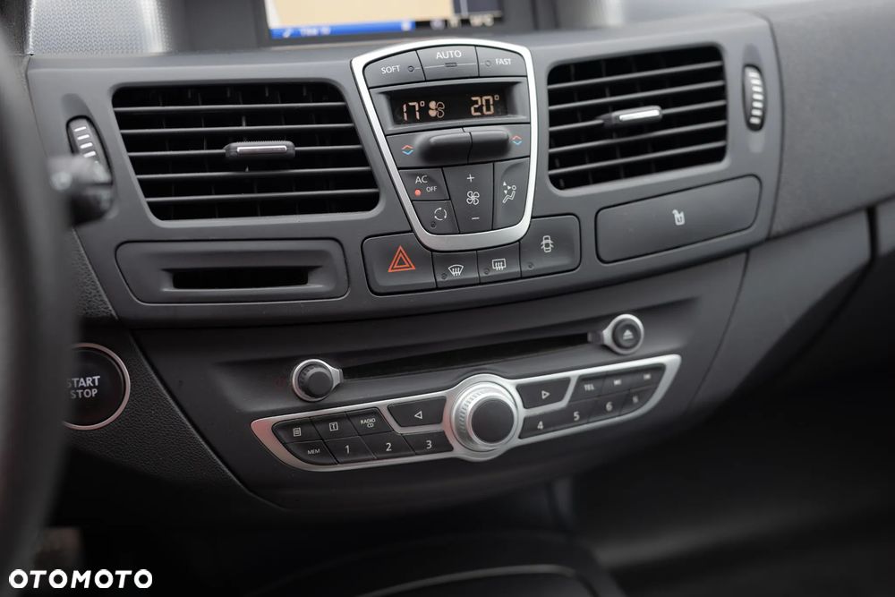 Renault Laguna 2.0 dCi Initiale - 28