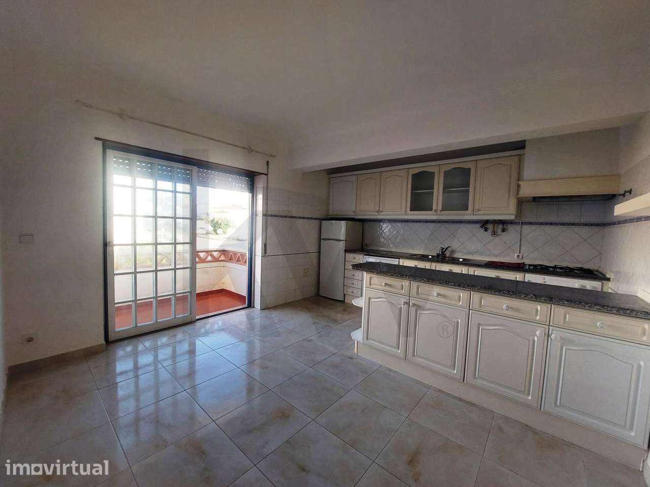Apartamento T1 com Varanda e Vista Mar na Ericeira - Grande imagem: 2/15