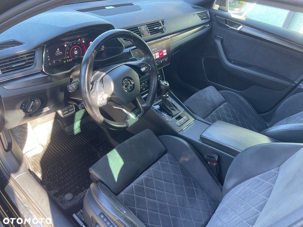 Skoda Superb 2.0 TDI SCR 4x4 Sportline DSG - 9