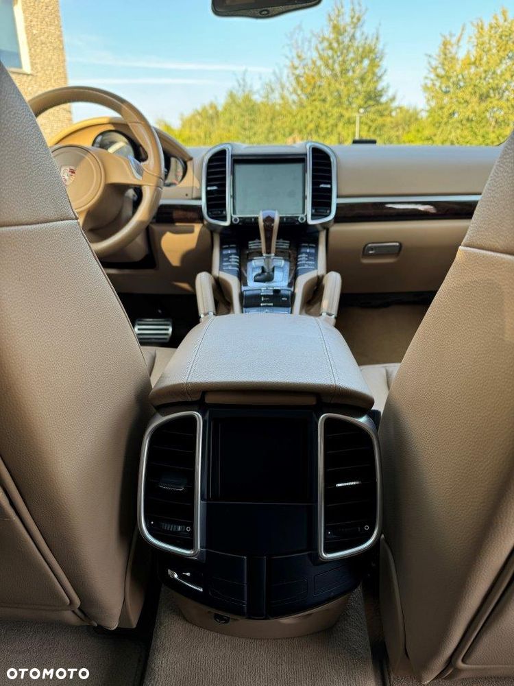 Porsche Cayenne - 18