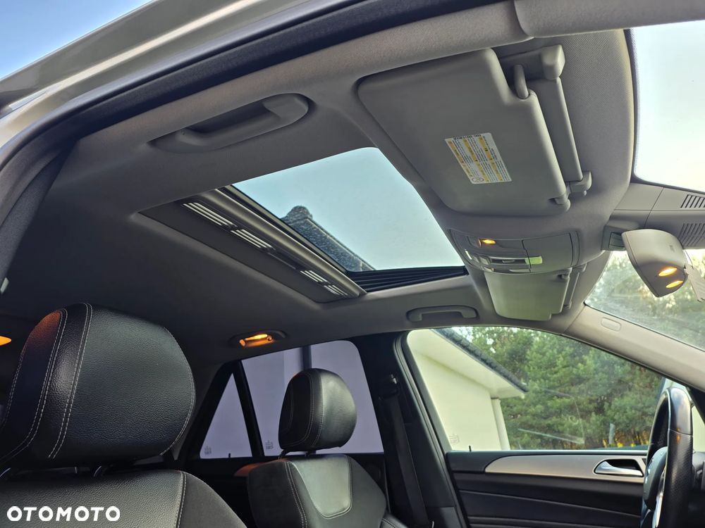 Mercedes-Benz ML - 15