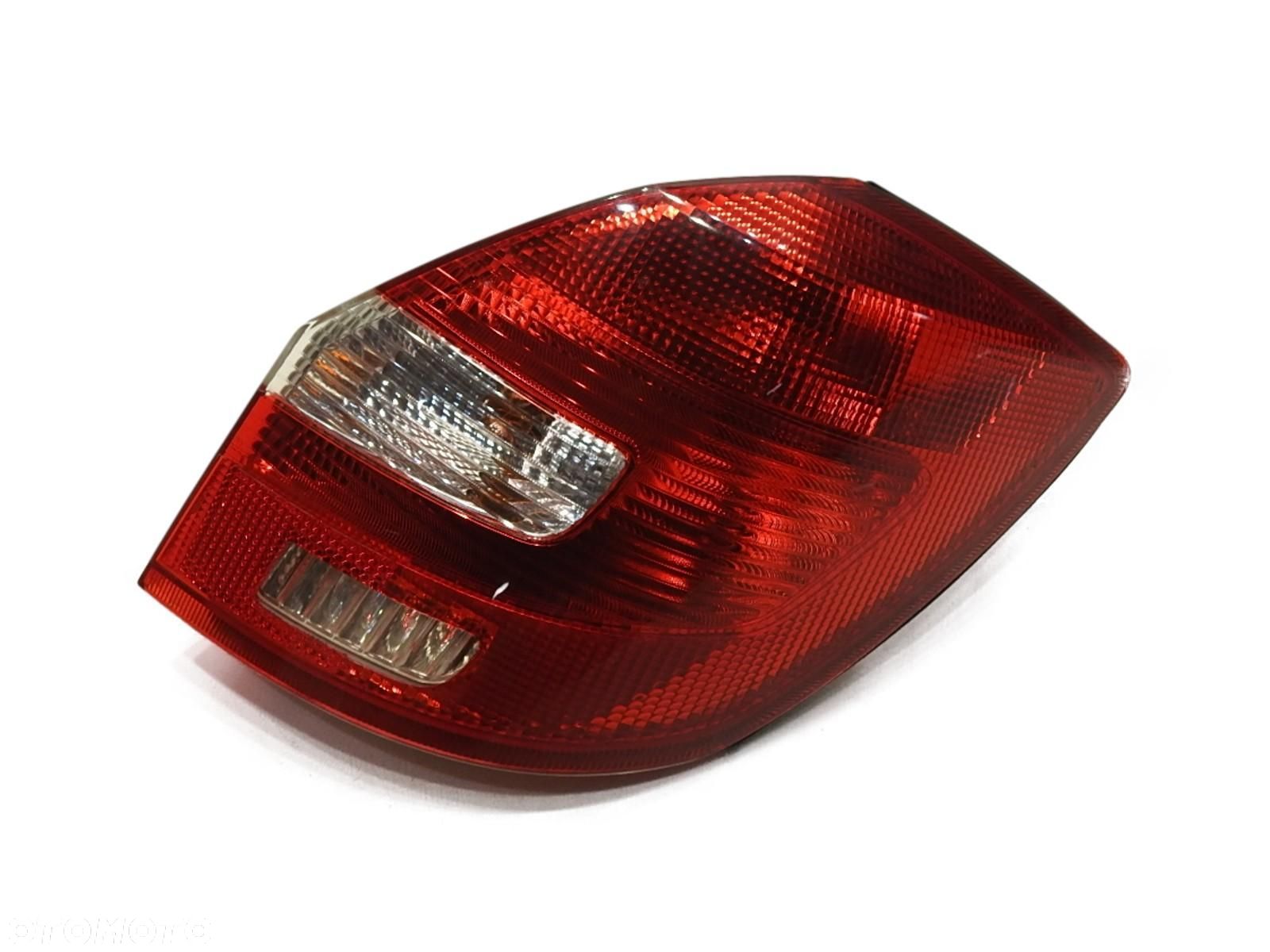 LAMPA PRAWA TYLNA TYŁ SKODA FABIA II 5J6945096 - 1