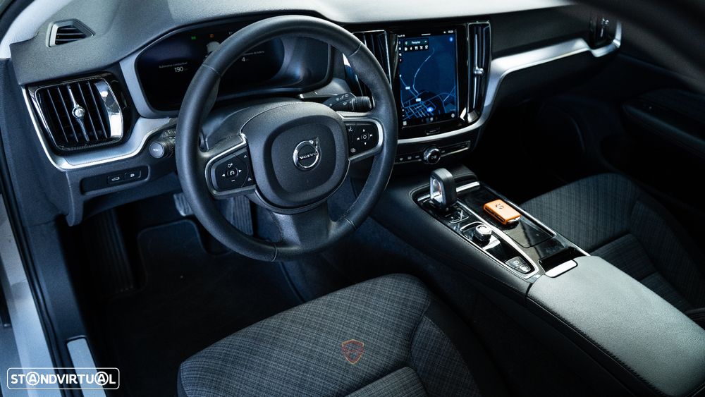 Volvo V60 2.0 T6 AWD TE Core - 22