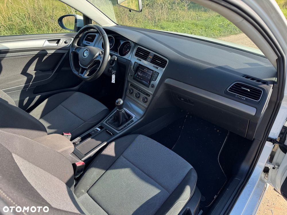 Volkswagen Golf - 15