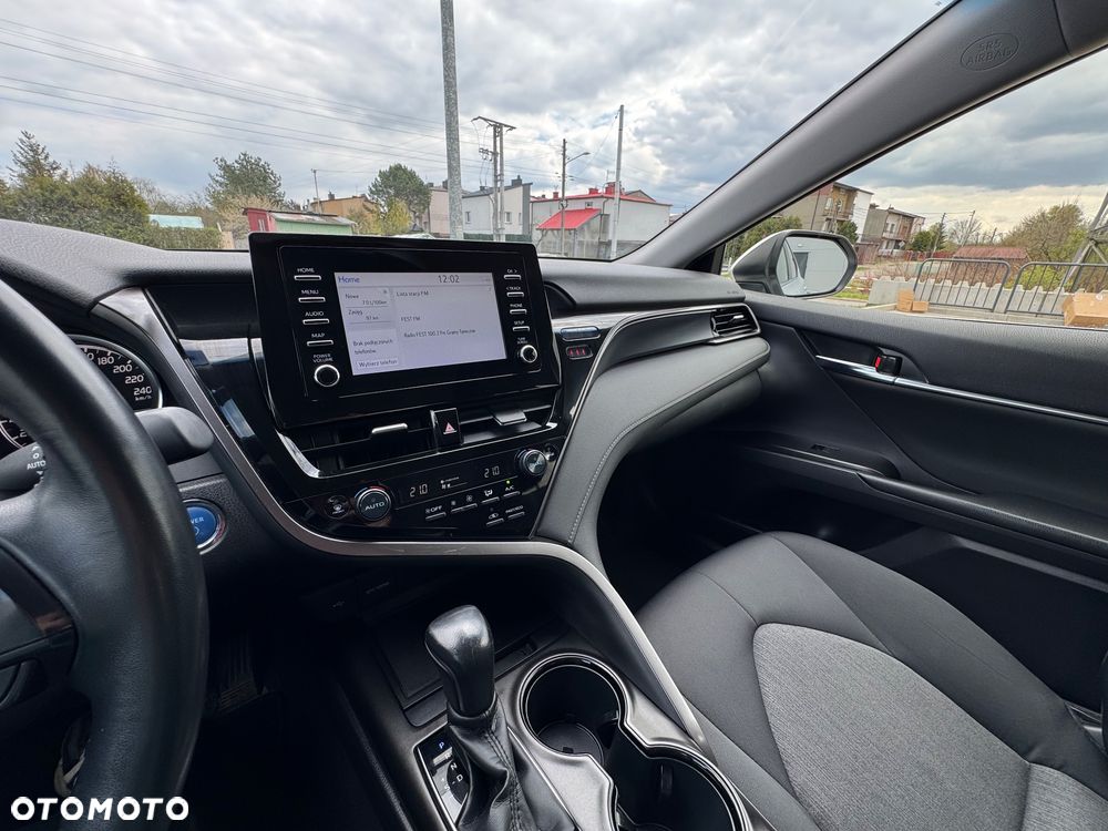 Toyota Camry 2.5 Hybrid Comfort CVT - 18