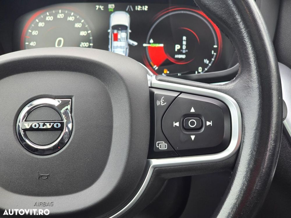Volvo XC 60 T8 Twin Engine AWD Momentum - 24