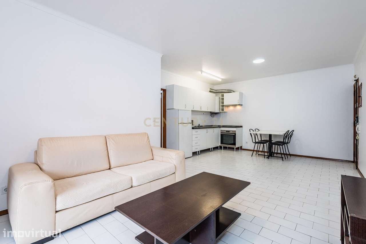 Excelente Apartamento T1 Equipado e Mobilado a 2 Minutos do Centro da - Grande imagem: 3/19