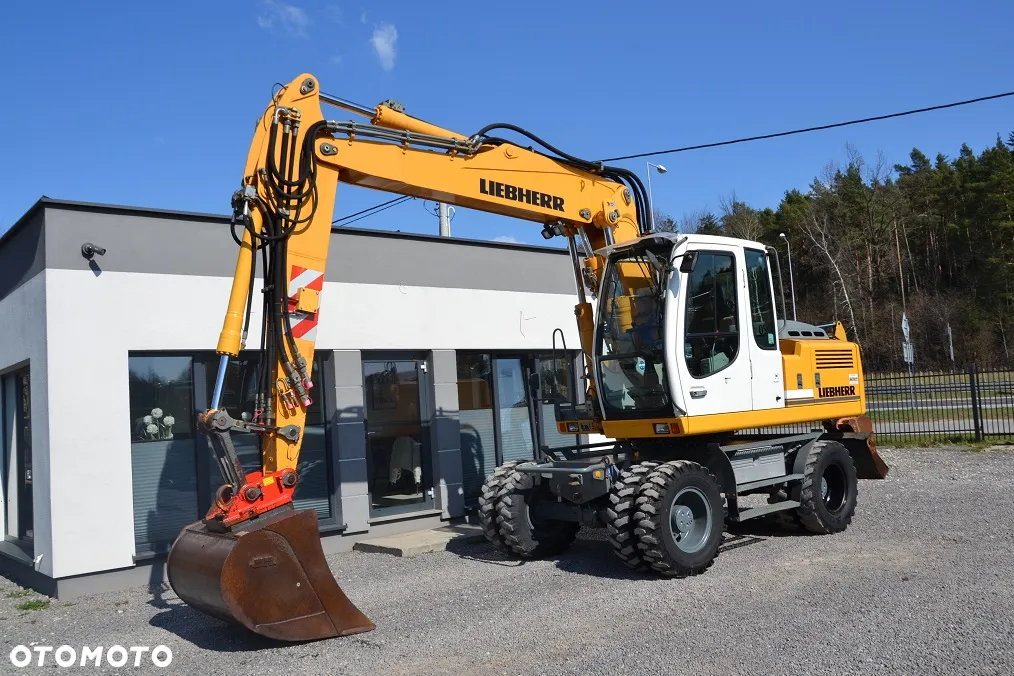 Liebherr A900 C - 3
