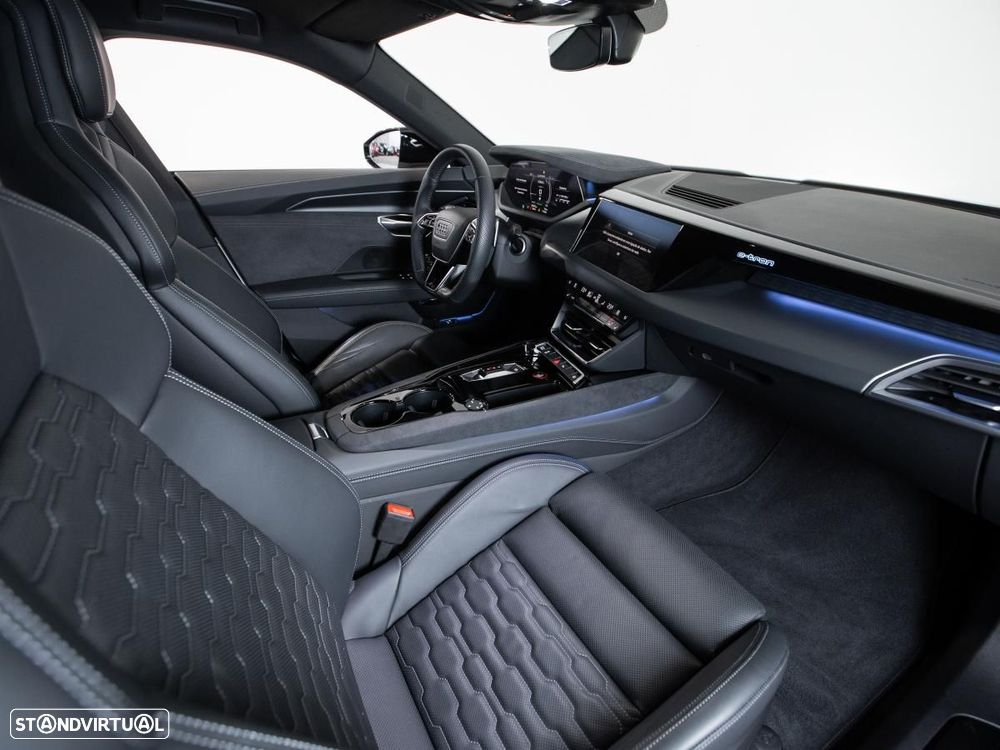 Audi RS e-tron GT quattro - 12