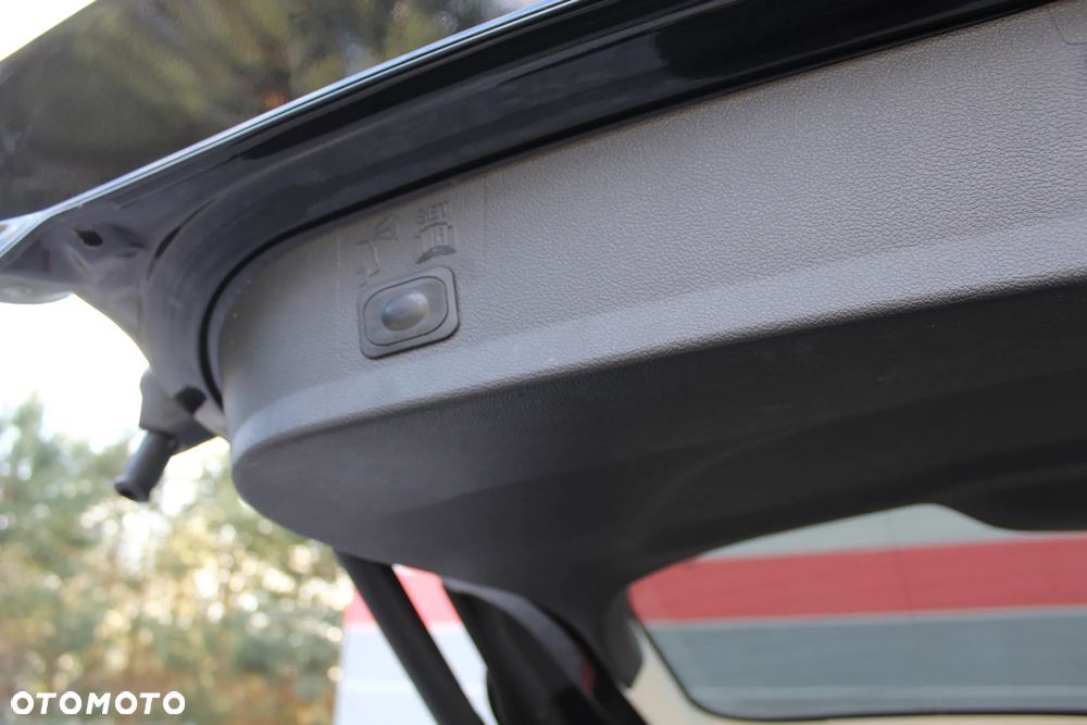 Ford Kuga 2.0 TDCi 2x4 Titanium - 21