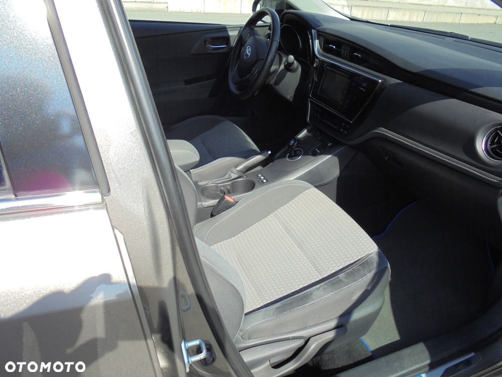 Toyota Auris - 30
