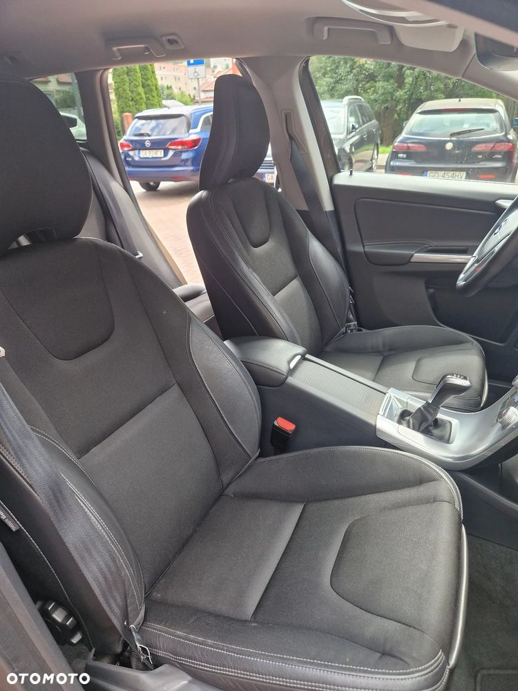 Volvo XC 60 D4 Momentum - 16