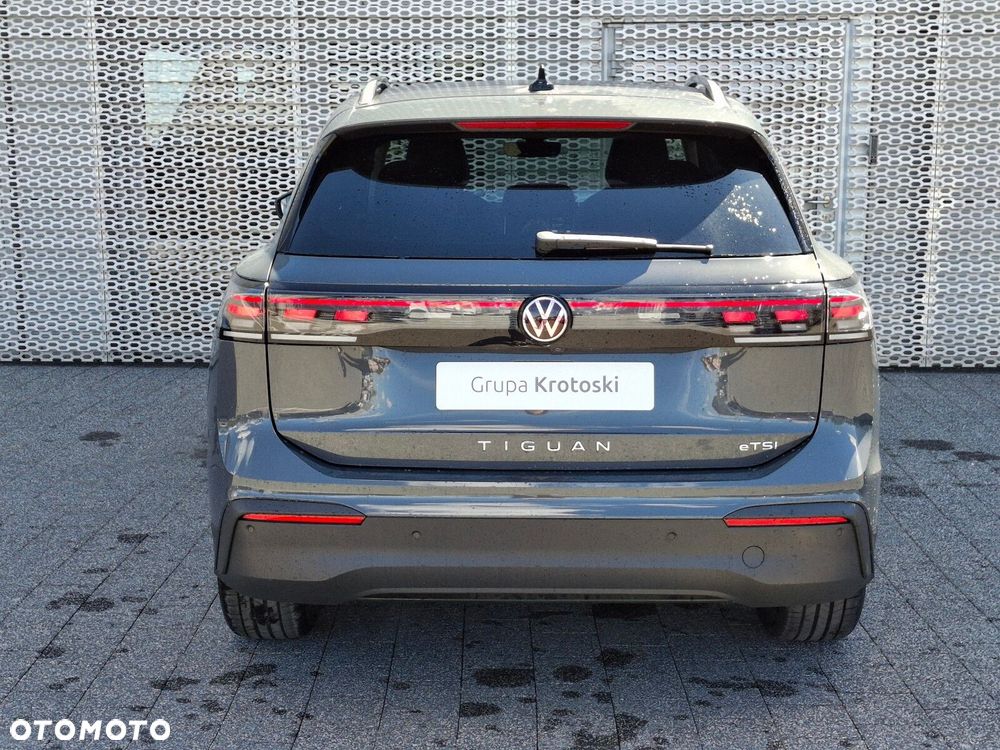 Volkswagen Tiguan - 8