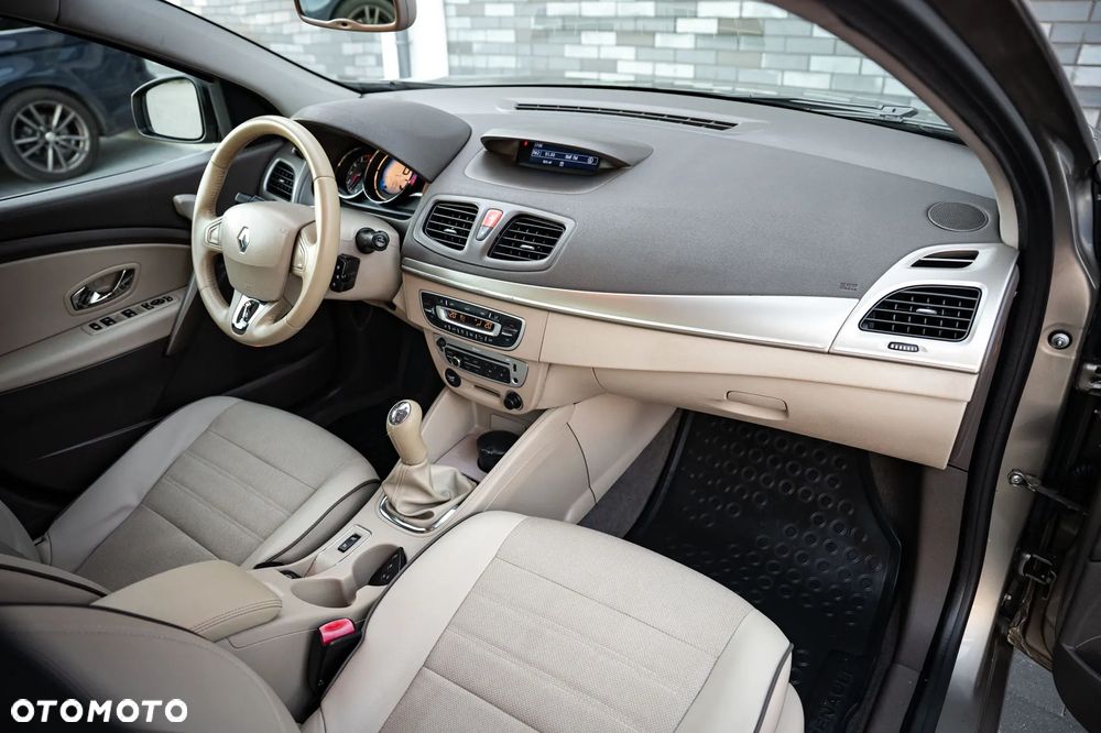 Renault Fluence 1.6 16V Privilege - 30