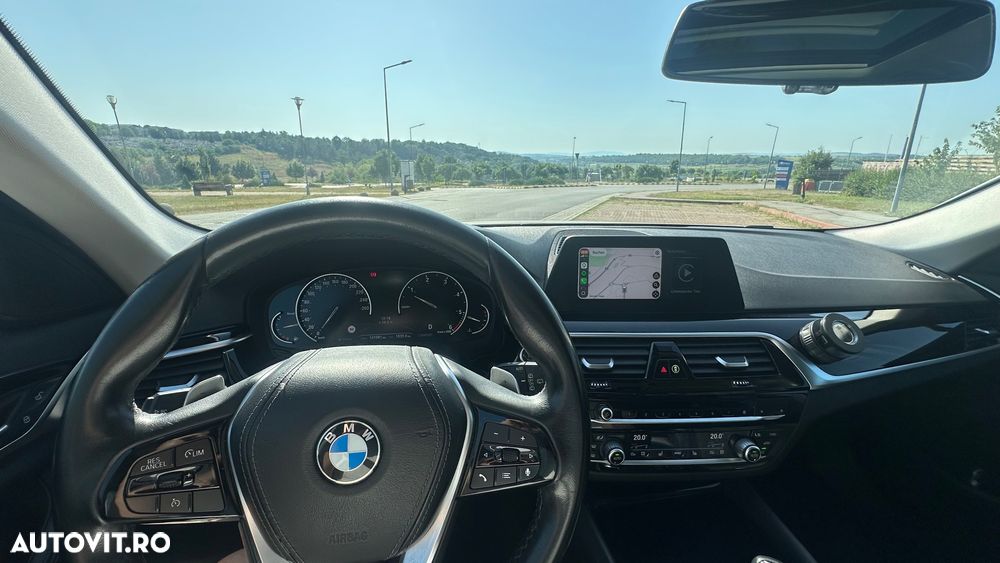 BMW 5 Series 2019 — imagine 13