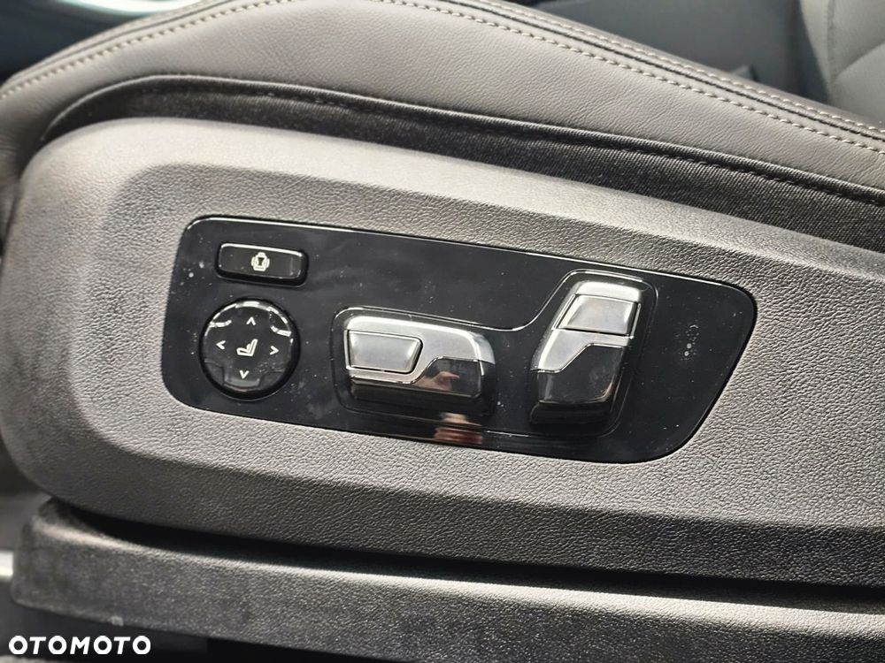 BMW X5 xDrive40i - 25