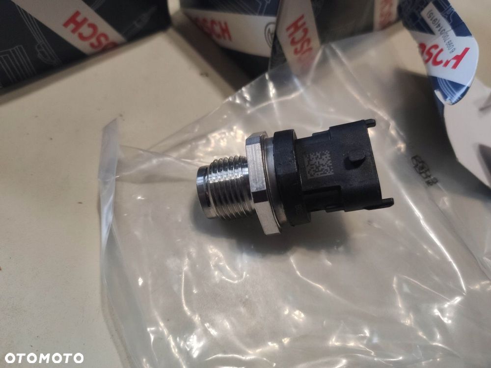 CZUJNIK CIŚNIENIA PALIWA FORD CARGO TATA PRIMA 0281006327 - 2