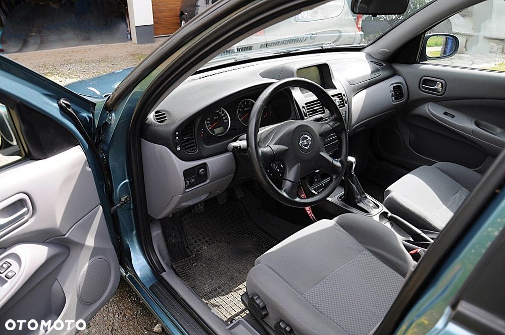 Nissan Almera 1.5 Visia + - 8