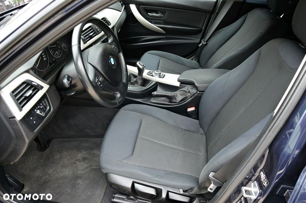 BMW Seria 3 318d Blue Performance Sport Line - 28