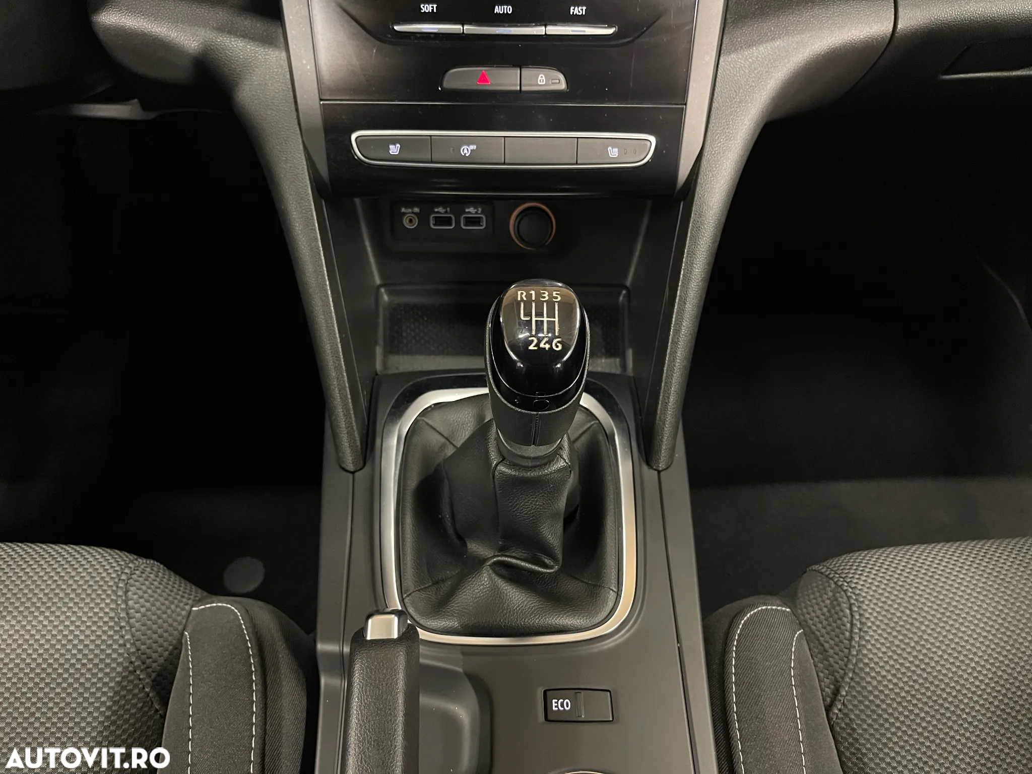 Renault Megane TCe 140 GPF Equilibre - 20