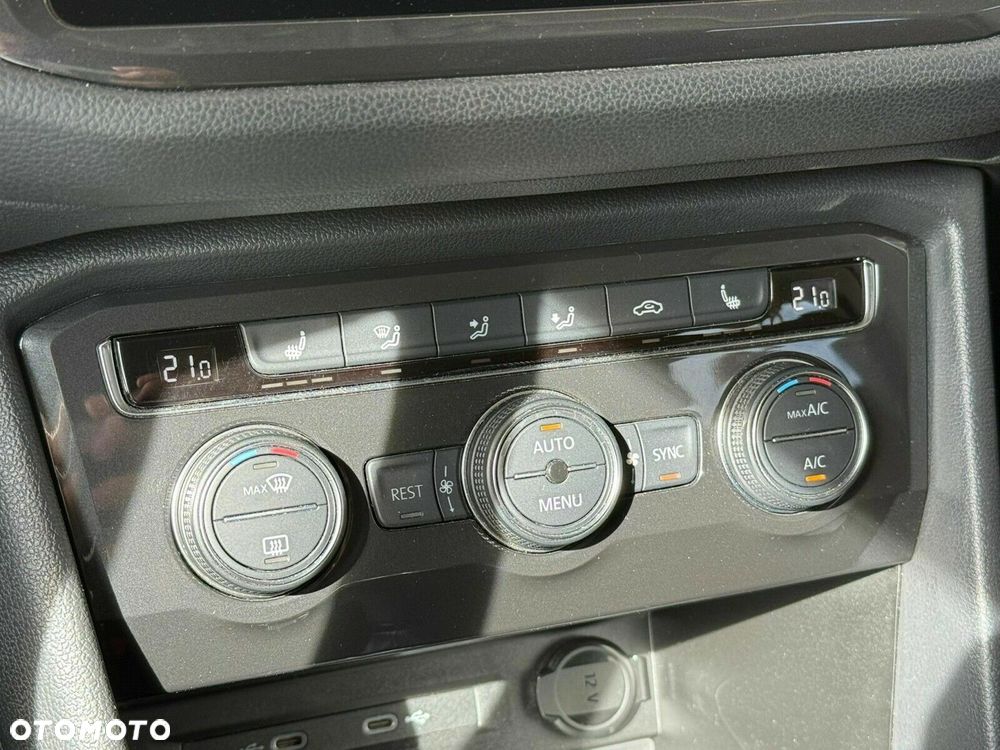 Volkswagen Tiguan - 26
