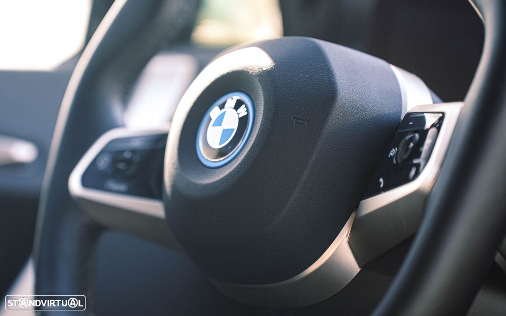BMW iX xDrive40 - 11