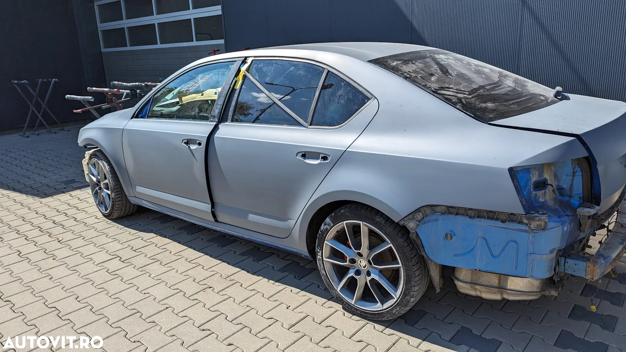 Skoda Octavia 2.0 TDI DSG RS - 8