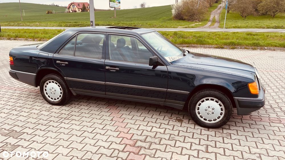 Mercedes-Benz W124 (1984-1993) - 26
