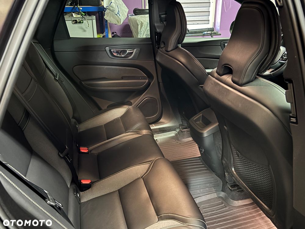 Volvo XC 60 B5 B AWD R-Design - 9