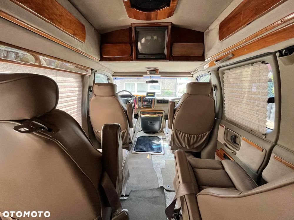 Chevrolet Express - 17