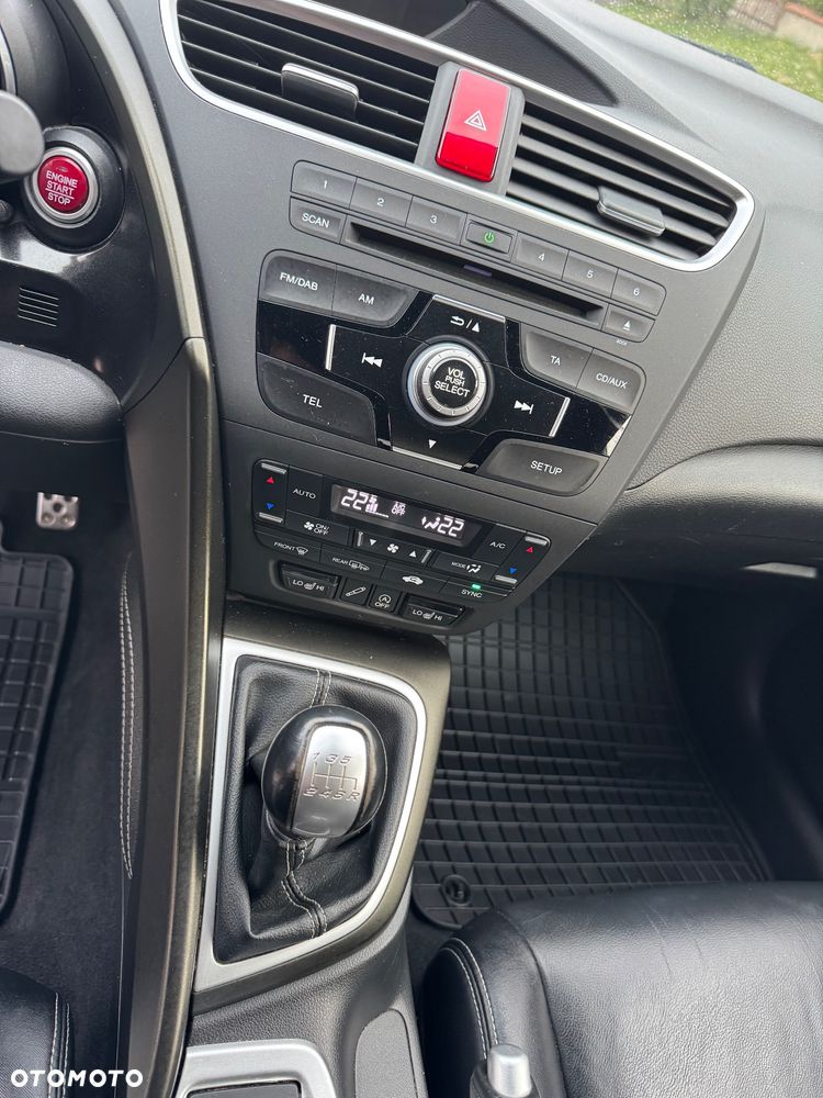 Honda Civic 1.8 i-VTEC Executive Black Edition - 31