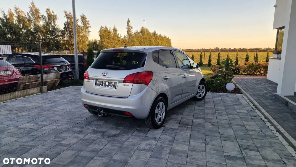 Kia Venga - 12