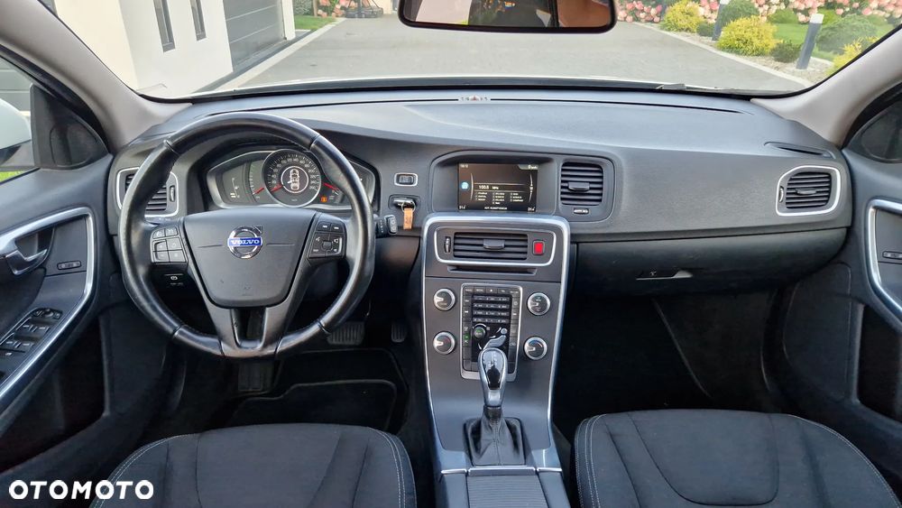 Volvo V60 D2 Momentum - 6