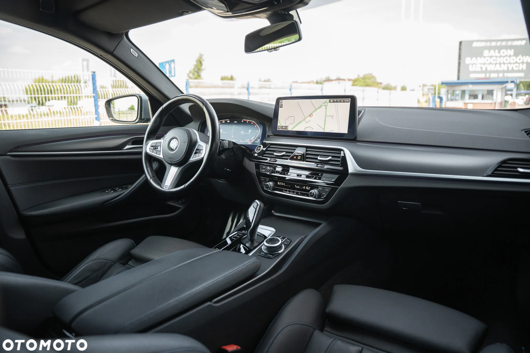 BMW Seria 5 520d xDrive Touring M Sport Edition - 23