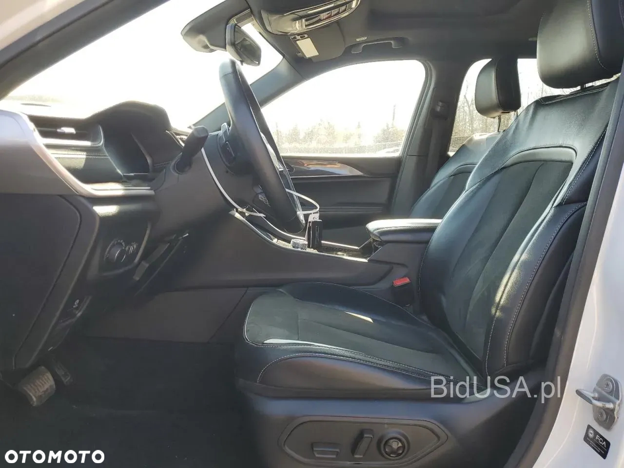 Jeep Grand Cherokee - 11