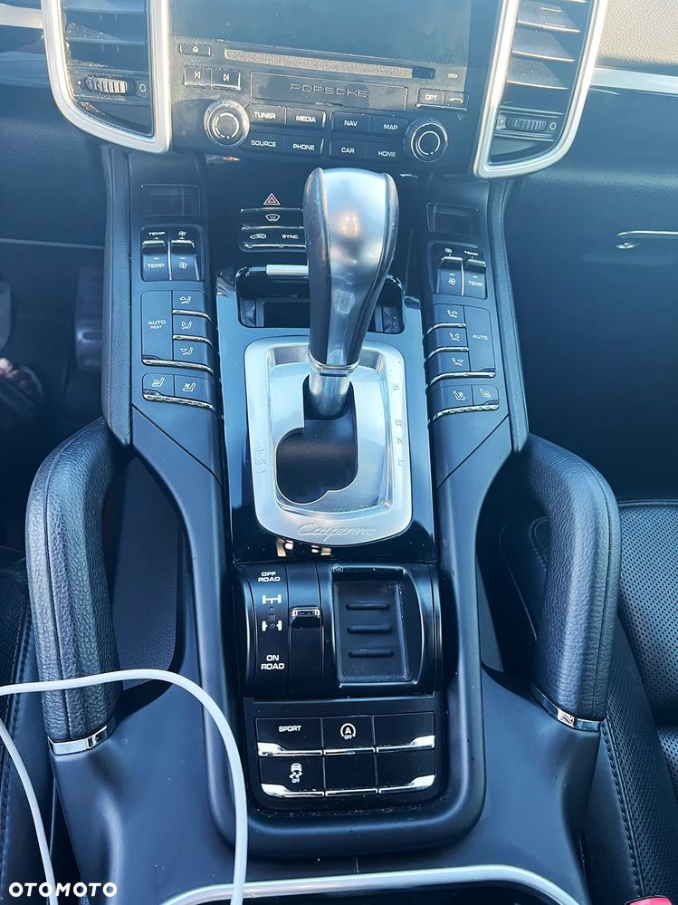 Porsche Cayenne Platinum Edition - 7
