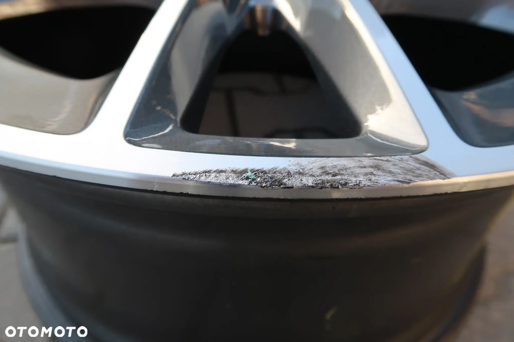 374 Felga Aluminiowa Mercedes A1674013600 10x22et56,1 - 3