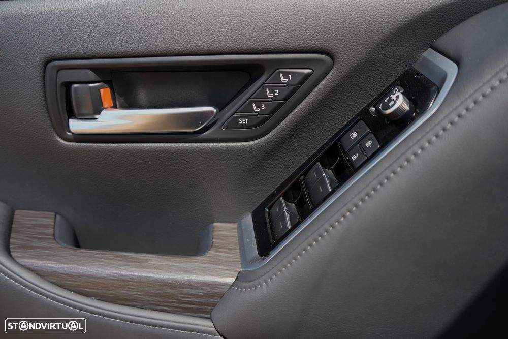 Toyota Land Cruiser - 58