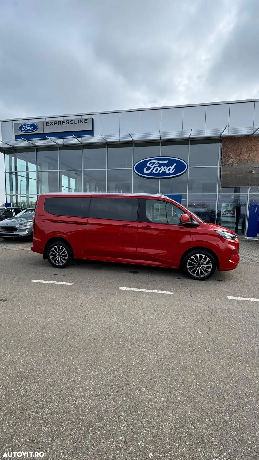 Ford Tourneo Custom Bus 320L 2.0 EcoBlue 170 CP 8AT L2H1 AWD Titanium X - 3