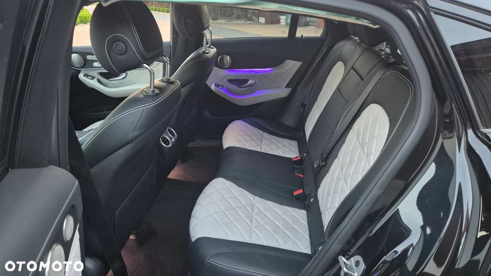 Mercedes-Benz GLC 300 d 4Matic 9G-TRONIC AMG Line - 27
