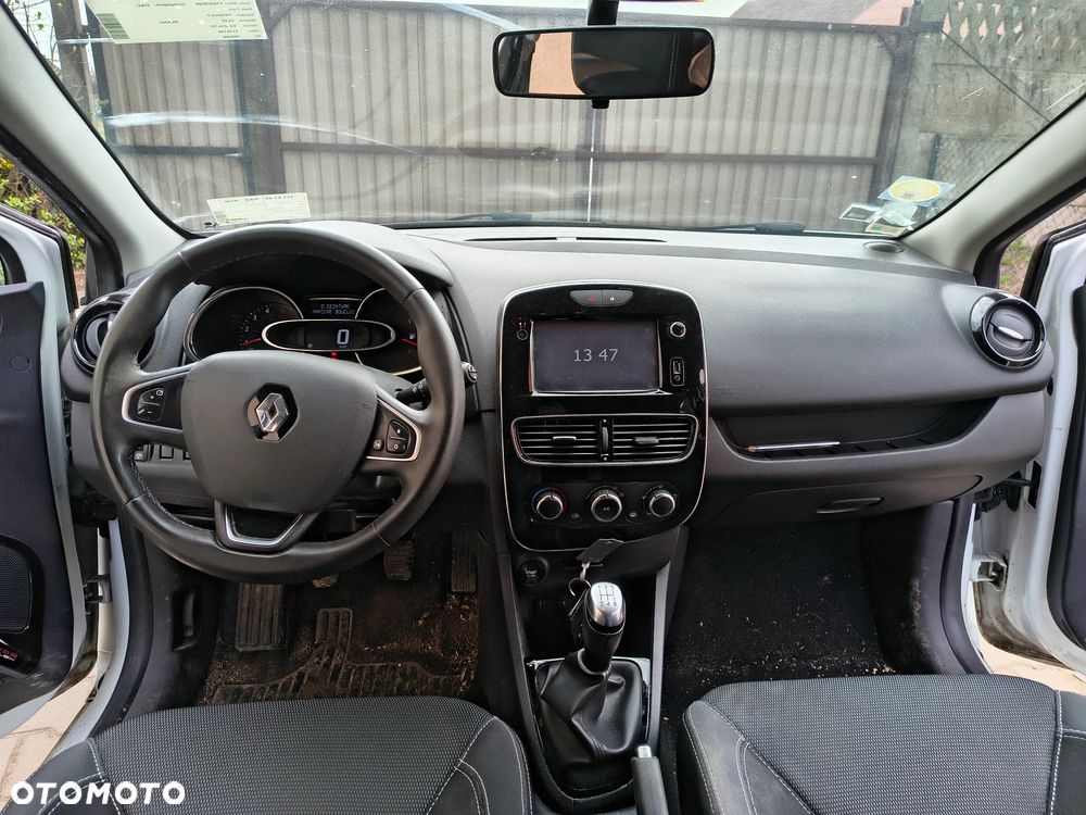 Renault Clio - 17