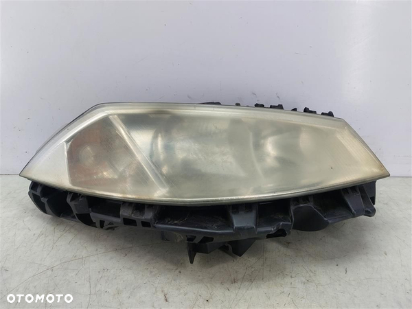 Reflektor lampa przód prawa Renault Megane II 2002-2005R VALEO