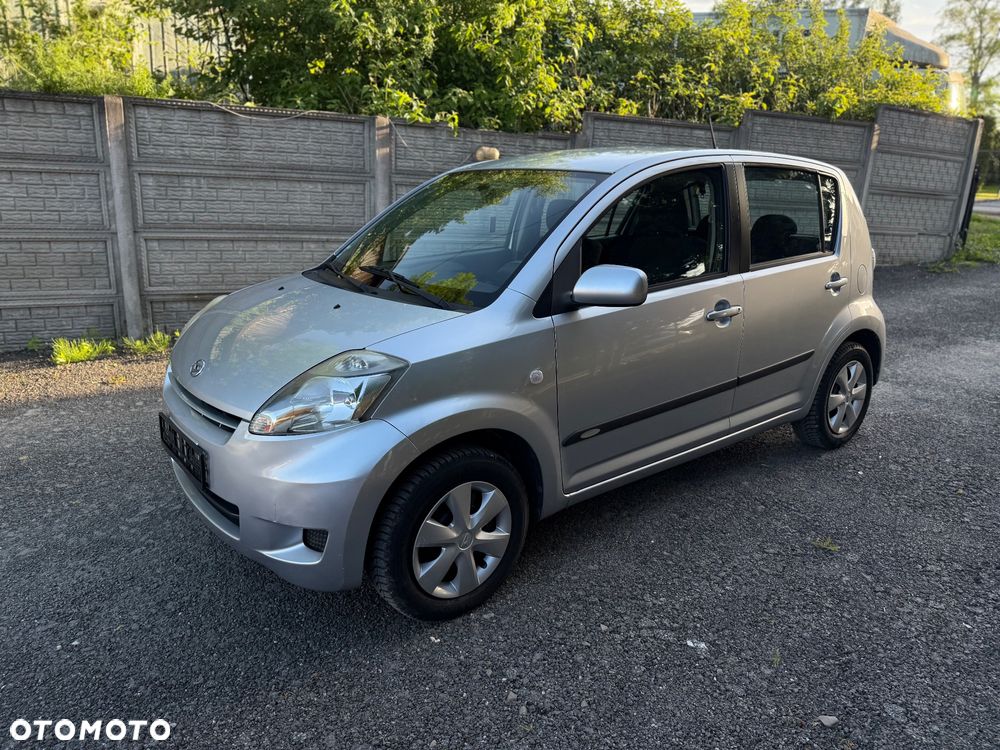 Daihatsu Sirion 1.0 CooLine - 2